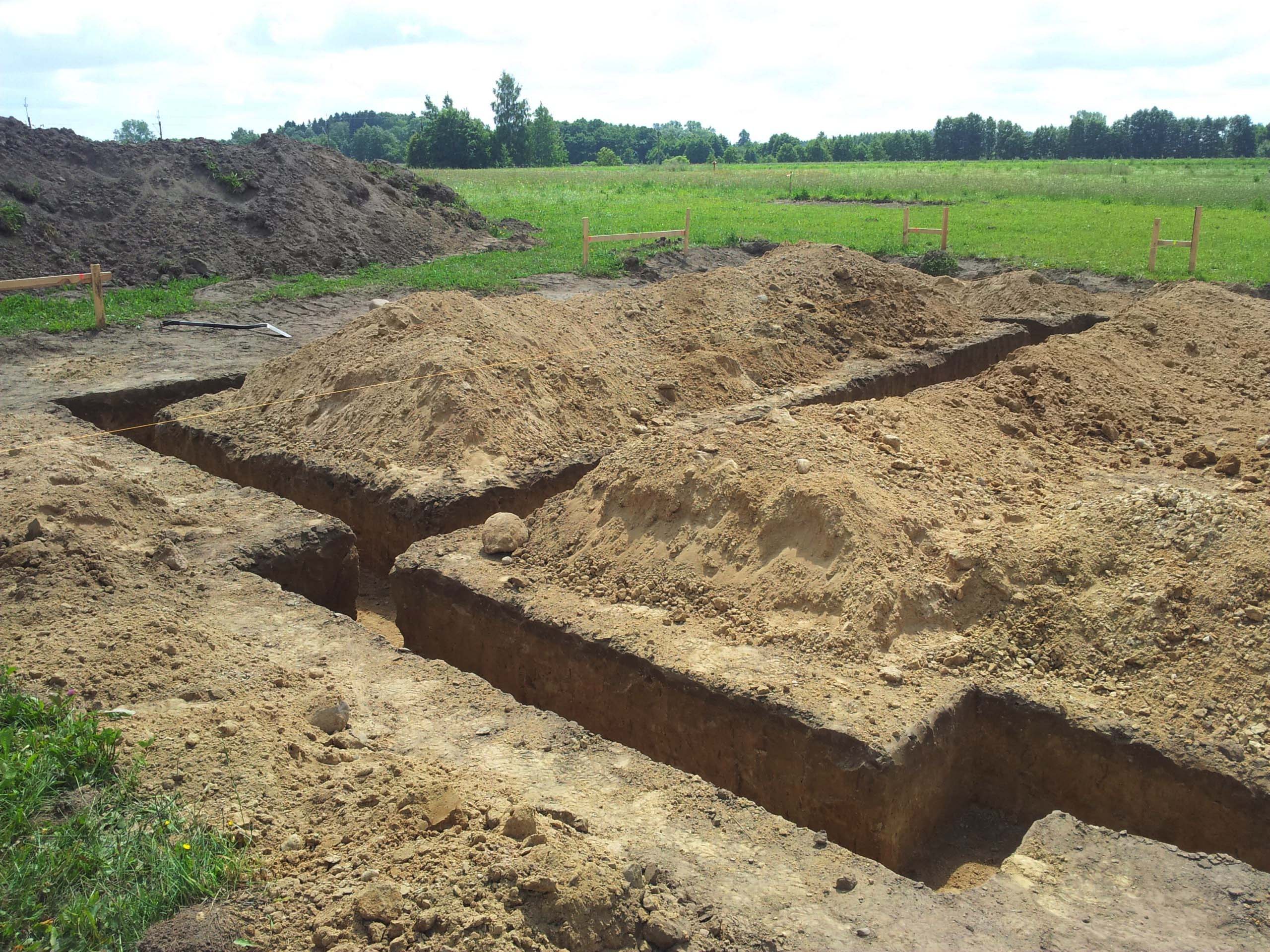 Inspektorzy geotechniczni przy odbiorze wykopu fundamentowego